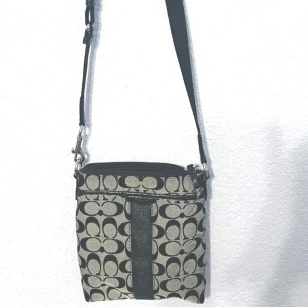 Coach New York Signature‎ Print Crossbody Bag Purse Black Gray Adj Strap Pockets